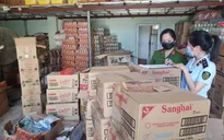 Bắt giữ 2,5 tấn bánh kẹo không có tem nhãn, hết hạn sử dụng