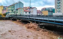 Mưa lớn kỷ lục chỉ trong nửa ngày tại Italy gây lũ lụt và lở đất