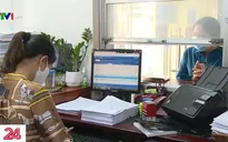 Hàng ngàn phụ huynh đang chờ để đón con trở lại TP Hồ Chí Minh