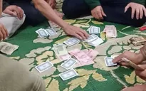 "Núp bóng" xem bóng đá, 2 Hiệu trưởng trường Tiểu học bị bắt quả tang trên chiếu bạc