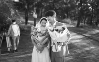 Shin Min Ah vẫn kết nối với Kim Seon Ho trên mạng xã hội sau bê bối, người hâm mộ hy vọng