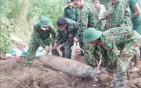 Quảng Trị: Hai quả bom "khủng" phát lộ sau mưa lớn