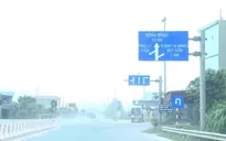 Sống gần mỏ đá, nhà không dám mở cửa, đi làm về không được nghỉ