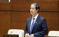 Bộ trưởng GD&ĐT nói gì về tình trạng ép học thêm trực tuyến, SGK thiếu tính giáo dục?