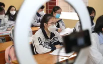Nghệ An: Học sinh lớp 12 trở lại trường sau gần 3 tháng học trực tuyến