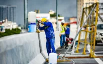 Hà Nội gấp rút lắp đặt vách chống ồn cho tuyến đường vành đai 3 trên cao