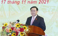Chủ tịch Quốc hội tiếp xúc cử tri Hải Phòng