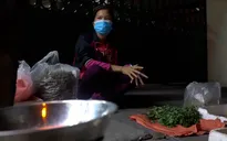 Nhân viên Bệnh viện Tuệ Tĩnh bị nợ lương, phải đi bán rau: Sự việc chưa có tiền lệ trong ngành y