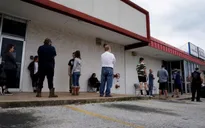 Số người Mỹ nộp đơn xin trợ cấp thất nghiệp gần trở lại mức trước đại dịch