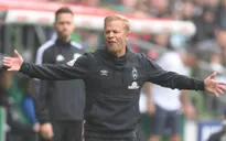 HLV Werder Bremen từ chức trước cáo buộc làm giả chứng nhận tiêm vaccine