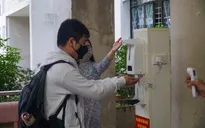 Học sinh lớp 12 Đà Nẵng đi học trở lại