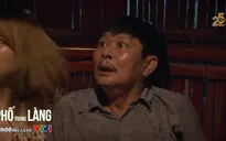 Phố trong làng - Tập 12: Đang vui vẻ với "gái", ông Trung hoảng hốt vì công an kiểm tra