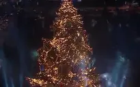 Thắp sáng cây thông Noel ở thủ đô Hy Lạp