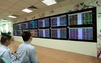 Tăng hơn 25 điểm, VN-Index vượt đỉnh lịch sử