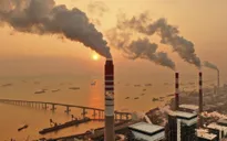 Lần đầu tiên kể từ khi đóng cửa vì COVID-19, lượng khí thải carbon của Trung Quốc giảm