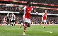 Saka - Martinelli tỏa sáng, Arsenal tìm lại cảm giác chiến thắng