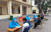 Đi tiêm vaccine tại trường, nam sinh xét nghiệm dương tính với SARS-CoV-2