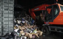 Tiêu hủy hơn 2.000 chai nước hoa giả mạo nhãn hiệu trị giá gần 8 tỷ đồng