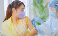 Vitamin C thảo dược hỗ trợ tăng đề kháng, giảm nóng trong sau tiêm phòng