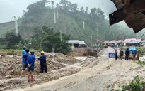 Mưa lớn cô lập nhiều khu vực Quảng Nam, Phú Yên chuẩn bị sơ tán dân do ngập năng