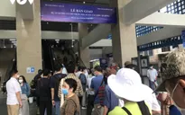 Người dân Hà Nội xếp hàng chờ trải nghiệm tàu Cát Linh - Hà Đông