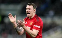 Phil Jones nhận được sự quan tâm từ nhiều CLB Ngoại hạng Anh