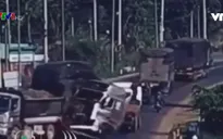 Xe tải gây tai nạn do rẽ thiếu quan sát