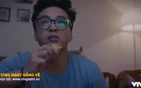 Hậu trường xem bóng đá đêm gặm chân gà không hề giả trân của Hồng Đăng