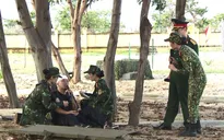 Trung Ruồi hào hứng làm bệnh nhân trong "Chúng tôi chiến sĩ"
