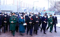 Chủ tịch nước Nguyễn Xuân Phúc dâng hoa tại Tượng đài Chủ tịch Hồ Chí Minh tại Moscow
