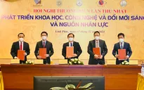 Phát triển khoa học, công nghệ và đổi mới sáng tạo và nguồn nhân lực