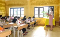 Học sinh THPT tại Thừa Thiên - Huế đi học trở lại