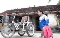 Cặp lá yêu thương: Cô bé có đôi dép khuyết