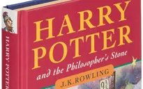 Ấn bản đầu tiên của "Harry Potter" đạt đấu giá gần 500.000 USD
