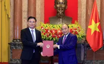 Chủ tịch nước Nguyễn Xuân Phúc trao quyết định phong hàm Đại sứ