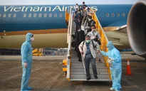 Mở lại bay quốc tế: Phải chờ hướng dẫn y tế đối với khách nhập cảnh