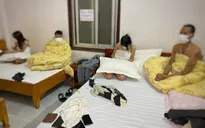 Bắt quả tang 5 đôi nam nữ đang mua bán dâm