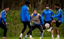 Man Utd đối mặt với cơn khủng hoảng COVID-19