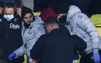 Cổ động viên bị ngưng tim, trận đấu của Chelsea bị gián đoạn 30 phút