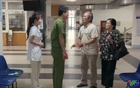 Phố trong làng - Tập 30: Bố Đông đau đớn nghe tin con bị đâm trọng thương