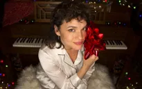 Norah Jones phát hành album Giáng sinh đầu tiên