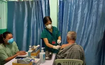 TP. Hồ Chí Minh rút ngắn thời gian tiêm liều nhắc lại vaccine phòng COVID-19