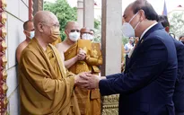 Chủ tịch nước Nguyễn Xuân Phúc thăm các vị Đại tăng thống Campuchia
