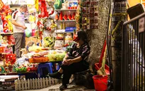 Hà Nội: "Thủ phủ" đồ chơi - phố Hàng Mã vắng khách đêm Noel