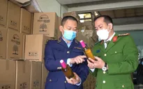 Hà Nội: Thu giữ gần 10.000 chai nước giải khát nghi vi phạm an toàn thực phẩm