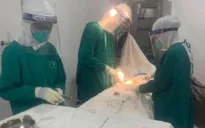 Mổ ruột thừa cấp cứu cho bệnh nhân COVID-19