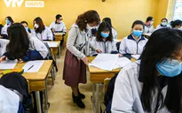Học sinh khối lớp 12 ở Hà Nội: Vui vì được đến trường, học trực tiếp dễ tiếp thu hơn