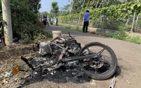 3 người bị tấn công, cô gái trẻ mất tích còn xe máy thì cháy rụi