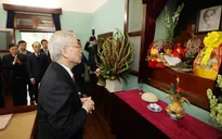 Tổng Bí thư, Chủ tịch nước dâng hương tưởng niệm Bác Hồ nhân dịp Tết Tân Sửu