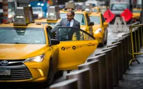 Đại dịch COVID-19 dần "hô biến" biểu tượng taxi vàng của thành phố New York